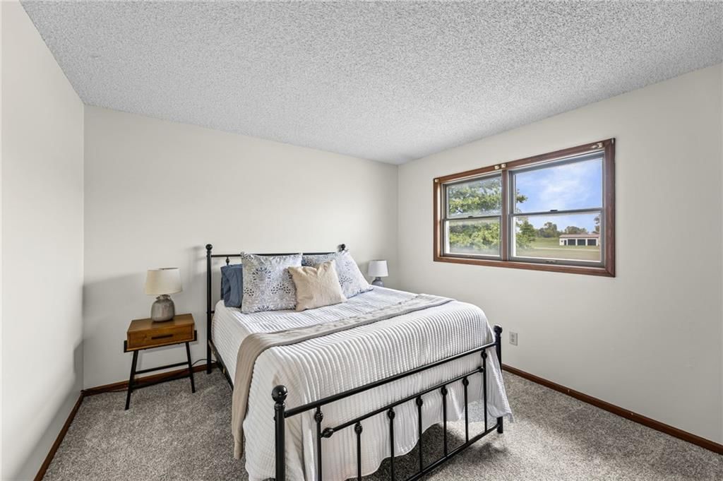 Photo 19 of 36 - 1104 Jeff Circle, Paola, KS 66071