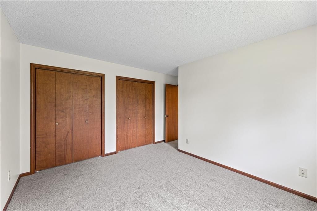 Photo 25 of 36 - 1104 Jeff Circle, Paola, KS 66071