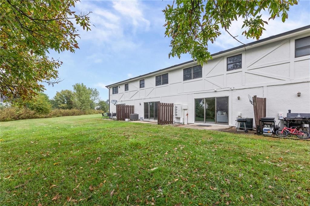 Photo 31 of 36 - 1104 Jeff Circle, Paola, KS 66071