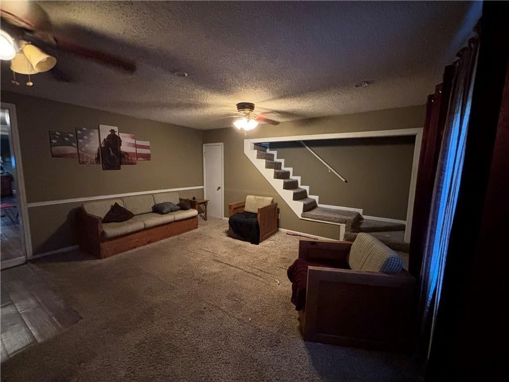320 Martin Avenue, Osawatomie, KS: listing photo 3