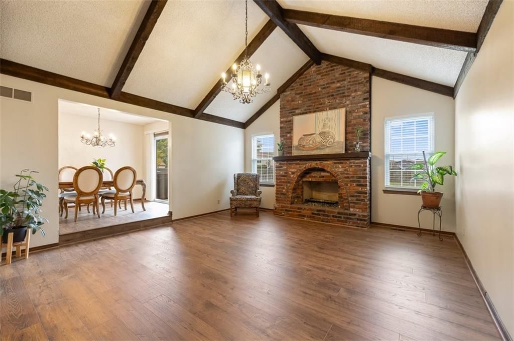 Photo 4 of 14 - 2840 S 54th Terrace, Kansas City, KS 66106