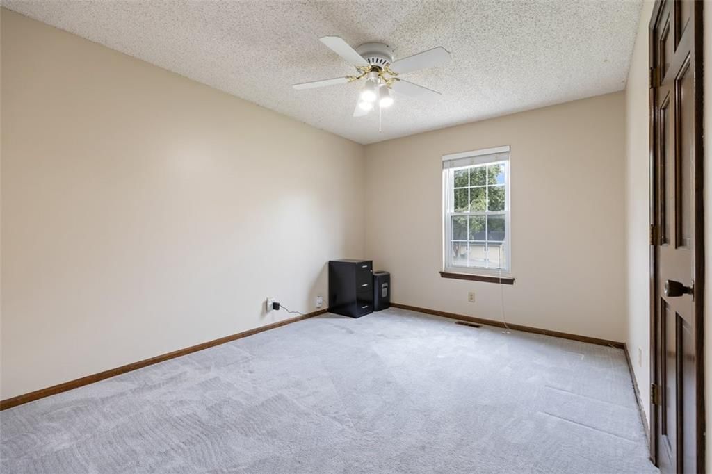 Photo 9 of 14 - 2840 S 54th Terrace, Kansas City, KS 66106