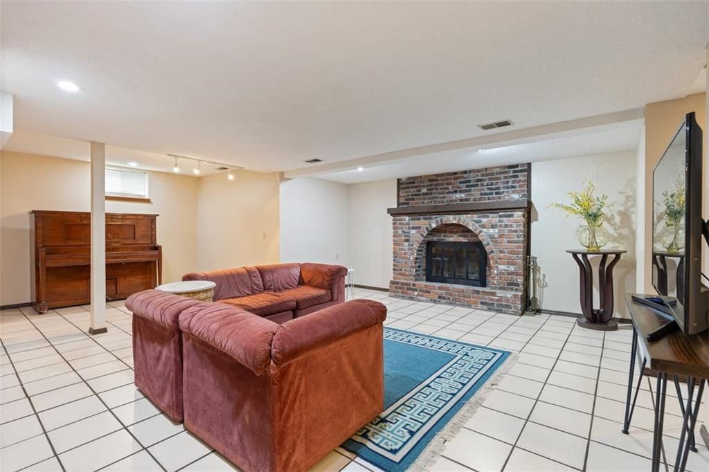 Photo 12 of 14 - 2840 S 54th Terrace, Kansas City, KS 66106