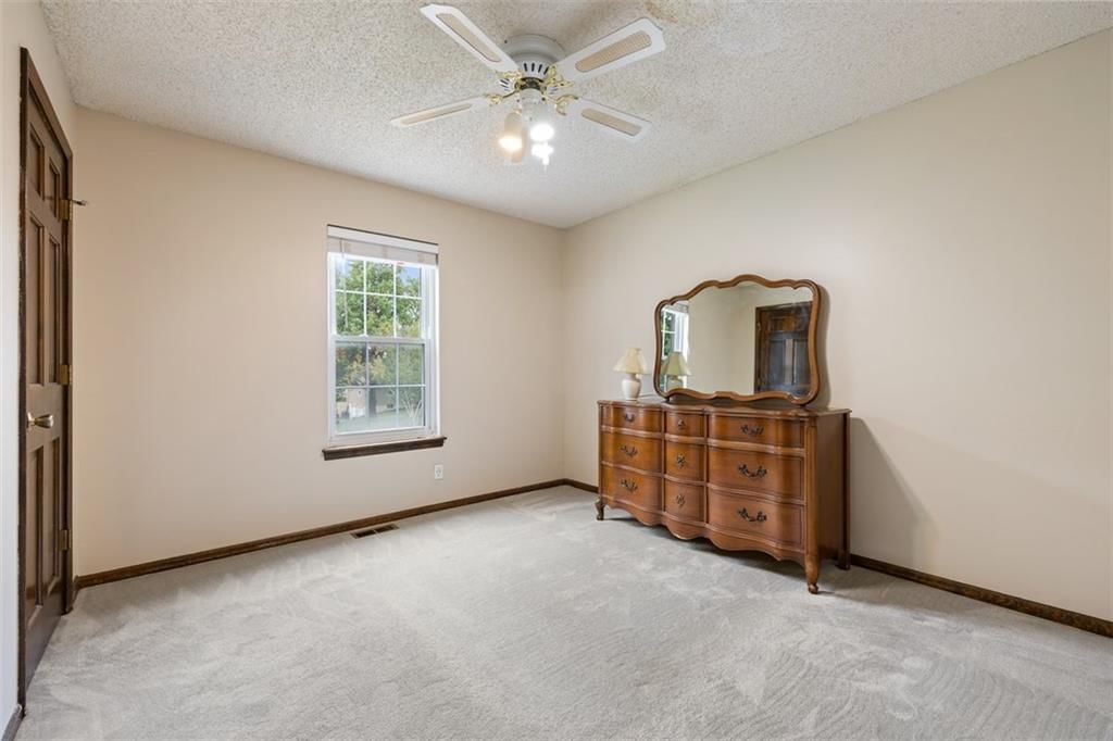 Photo 10 of 14 - 2840 S 54th Terrace, Kansas City, KS 66106