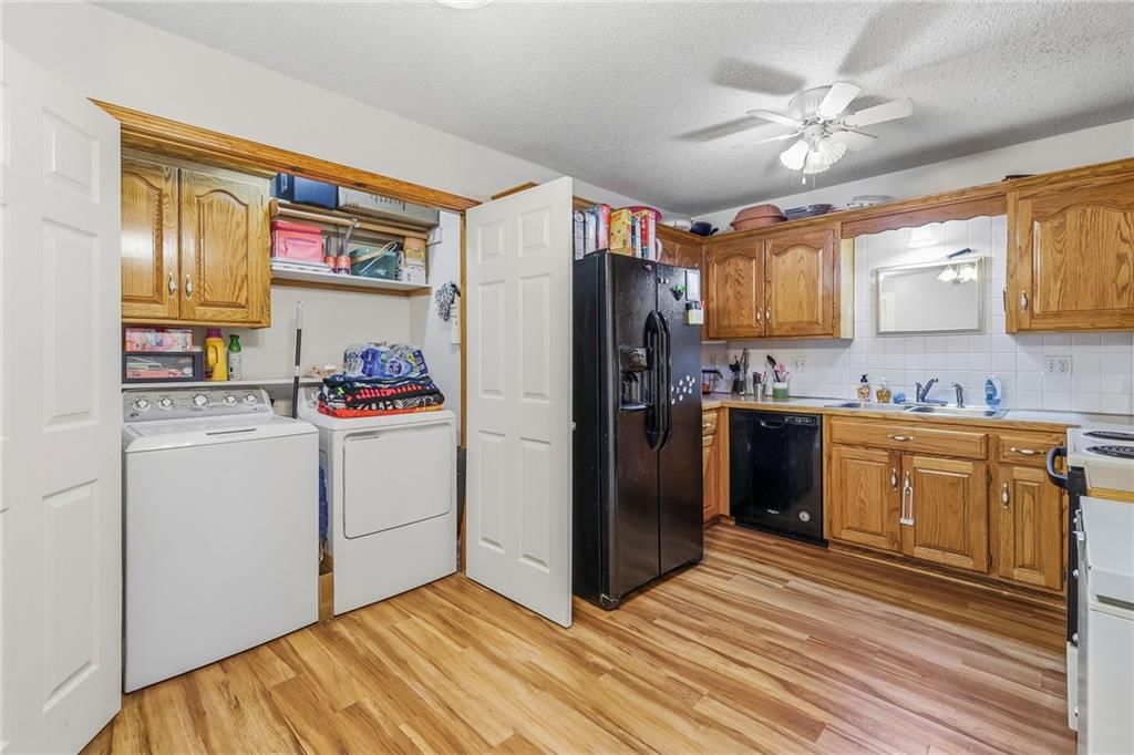 Photo 36 of 51 - 10504-06 Maple Avenue, Peculiar, MO 64078