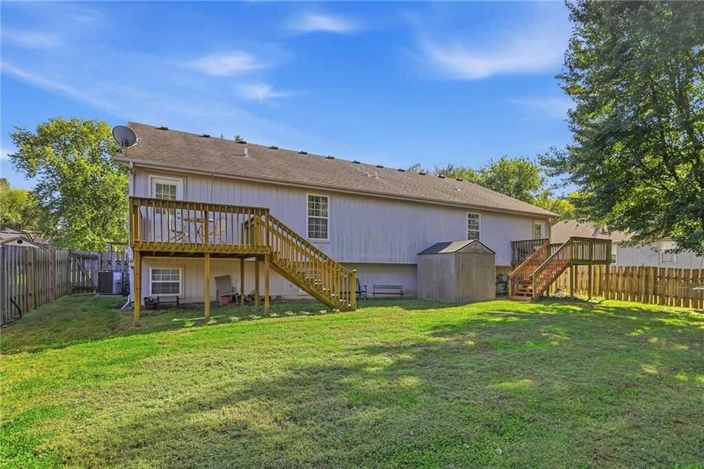 Deck at 10504-06 Maple Avenue, Peculiar, MO 64078