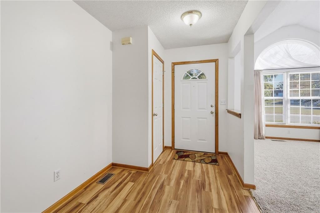 Photo 5 of 51 - 10504-06 Maple Avenue, Peculiar, MO 64078