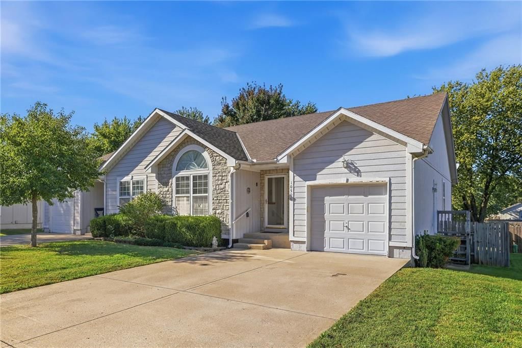 10504-06 Maple Avenue, Peculiar, MO: listing photo 2