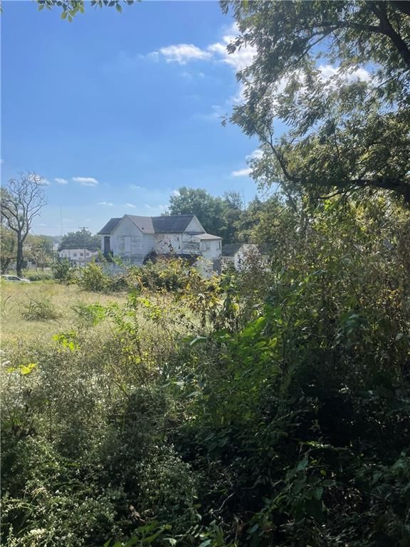 Photo 9 of 16 - 1645 bristol Avenue