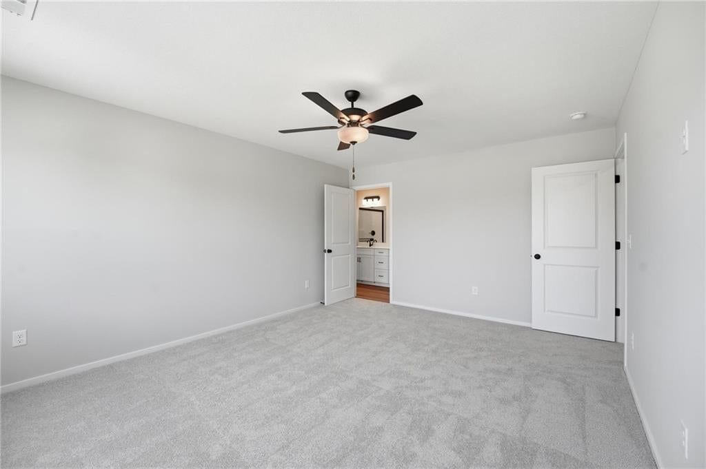 Photo 21 of 35 - 1601 SW 10th Terrace, Oak Grove, MO 64075