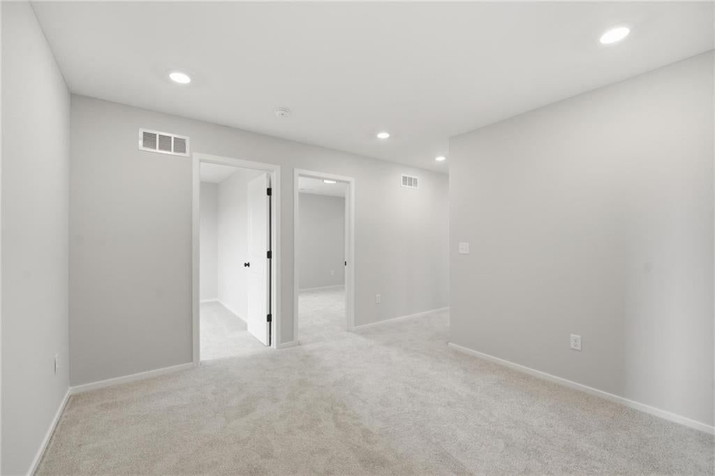 Photo 27 of 35 - 1601 SW 10th Terrace, Oak Grove, MO 64075