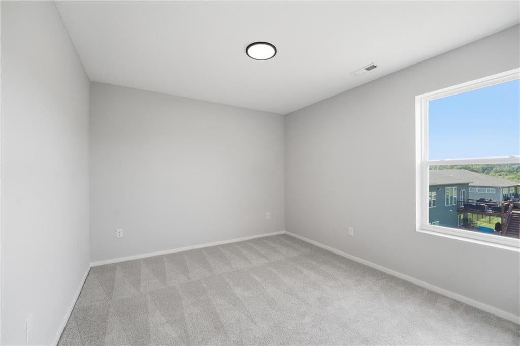 Photo 32 of 35 - 1601 SW 10th Terrace, Oak Grove, MO 64075