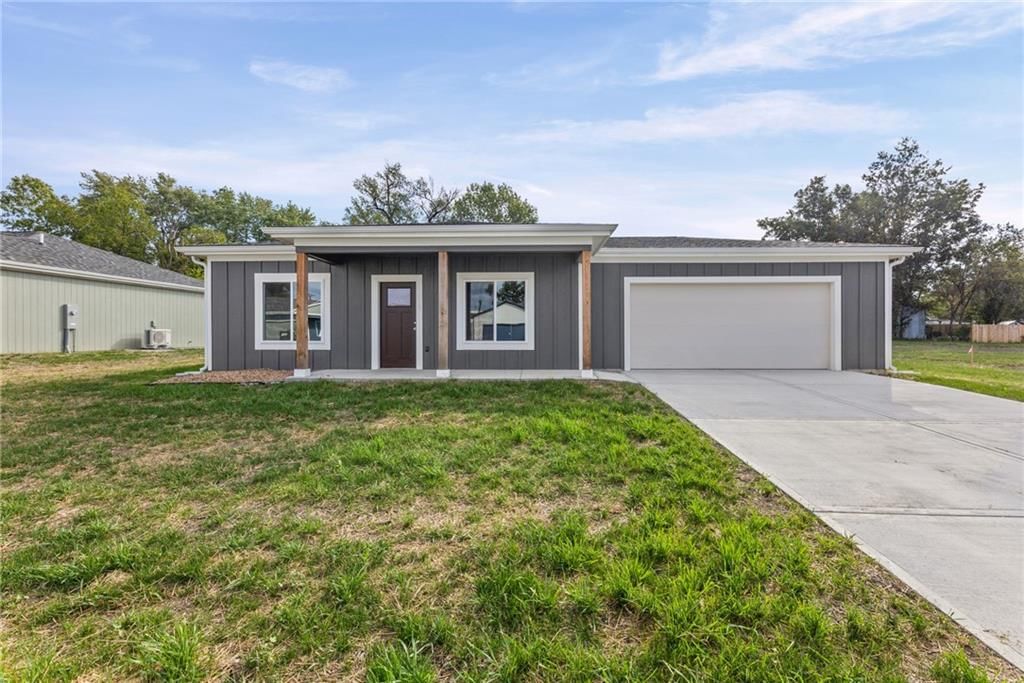 919 5th Street Terrace, Osawatomie, KS