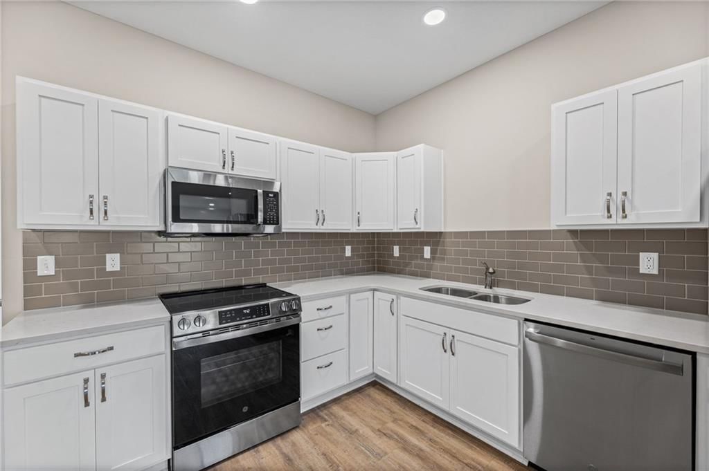 Photo 11 of 34 - 919 5th Street Terrace, Osawatomie, KS 66064