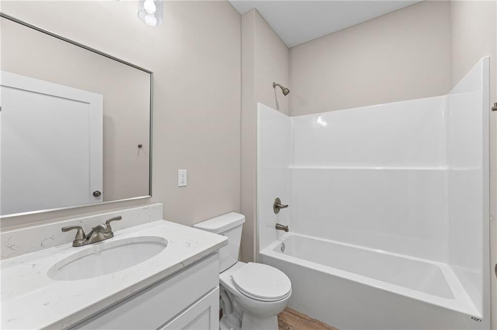 Photo 19 of 34 - 919 5th Street Terrace, Osawatomie, KS 66064