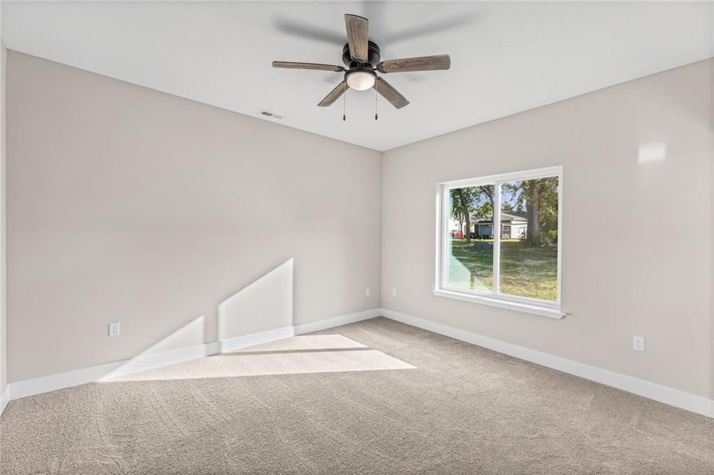 Photo 21 of 34 - 919 5th Street Terrace, Osawatomie, KS 66064