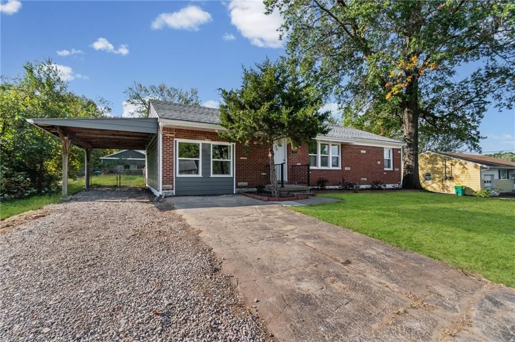 4311 Yecker Avenue, Kansas City, KS: listing photo 3