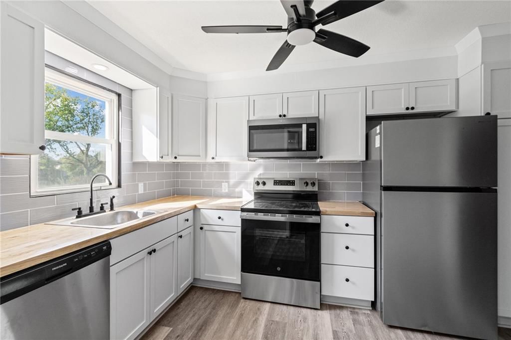 Photo 8 of 28 - 4311 Yecker Avenue, Kansas City, KS 66104