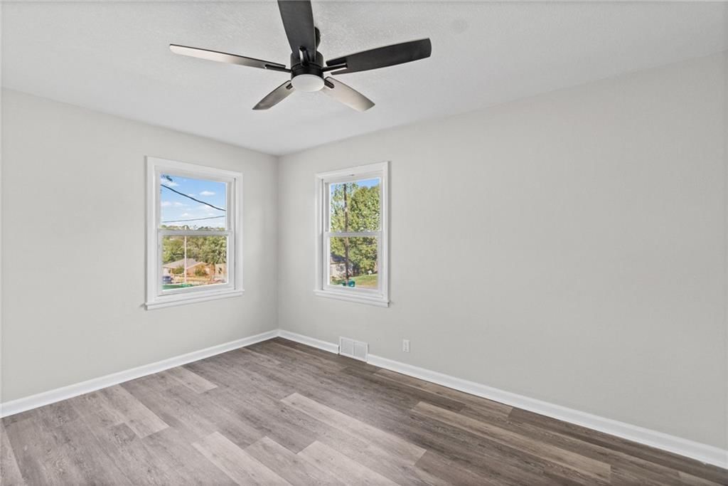 Photo 12 of 28 - 4311 Yecker Avenue, Kansas City, KS 66104