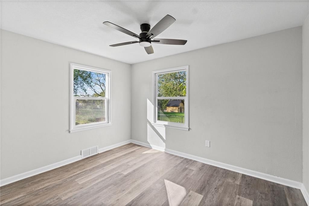 Photo 14 of 28 - 4311 Yecker Avenue, Kansas City, KS 66104