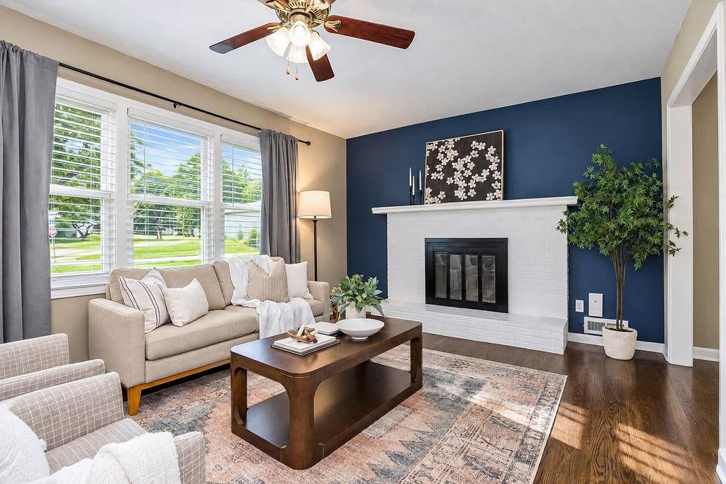 10200 Outlook Drive, Overland Park, KS: listing photo 3