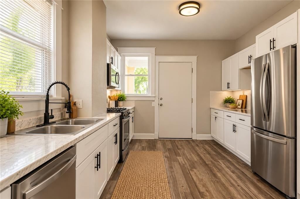 Photo 4 of 26 - 3238 Wabash Avenue, Kansas City, MO 64109