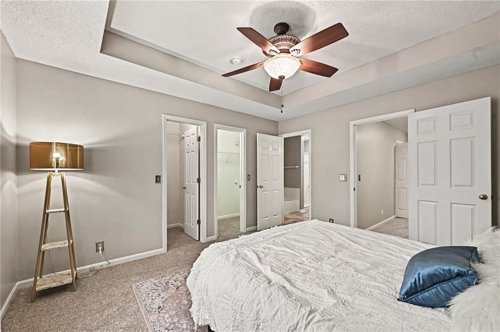 Tray ceiling at 7313 McCoy Street, Shawnee, KS 66227
