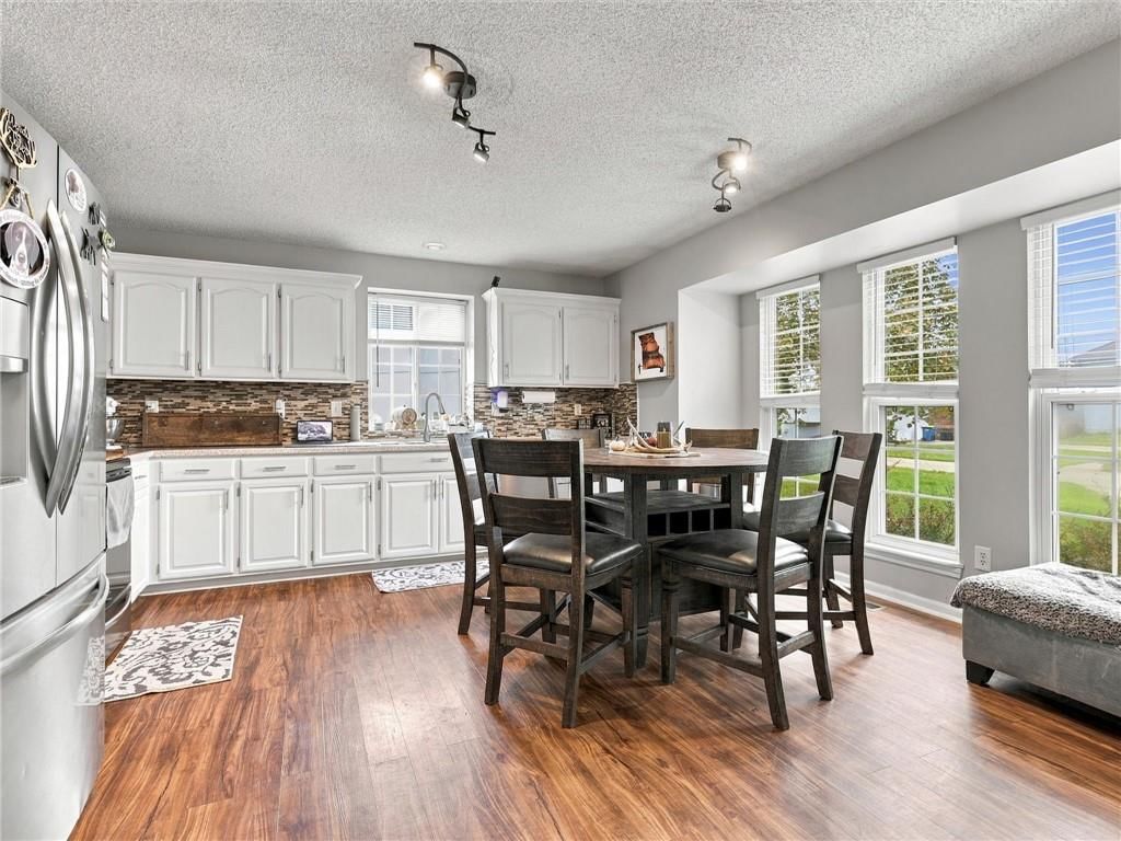 1027 Swallow Court, Liberty, MO: listing photo 3