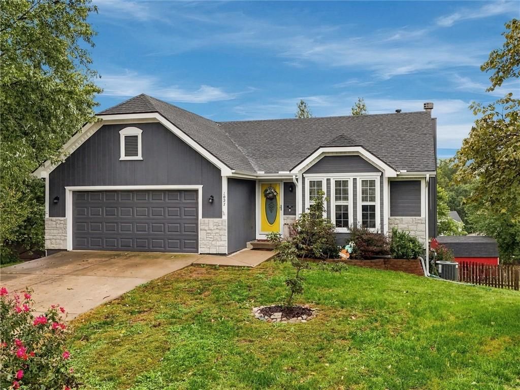 1027 Swallow Court, Liberty, MO: listing photo 2