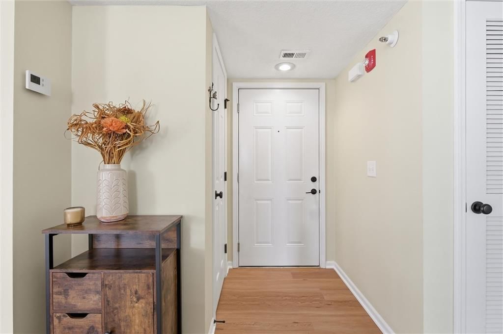 5610 NE 80th Terrace, Kansas City, MO: listing photo 2