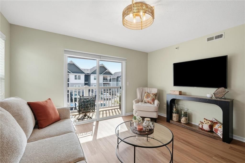 Photo 4 of 18 - 5610 NE 80th Terrace #2B, Kansas City, MO 64119