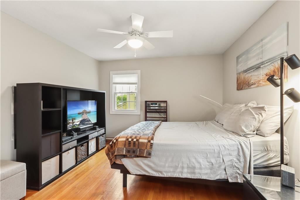 Photo 12 of 22 - 4107 E 107th Terrace, Kansas City, MO 64137