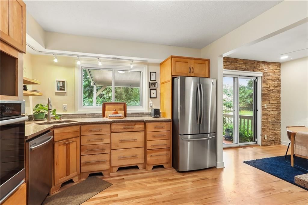 Photo 8 of 22 - 4107 E 107th Terrace, Kansas City, MO 64137