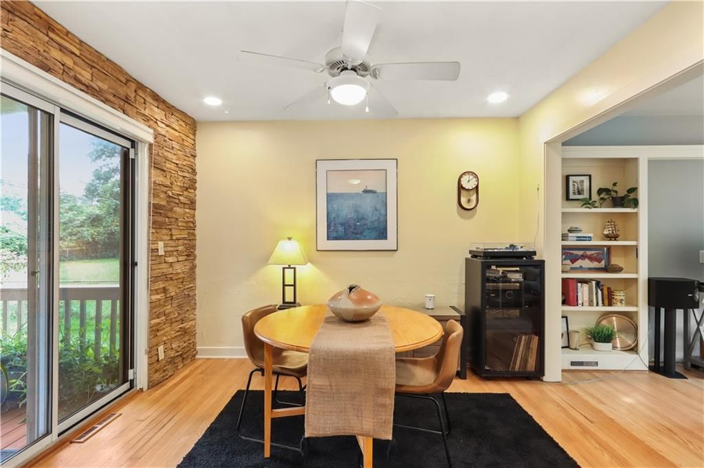 Photo 6 of 22 - 4107 E 107th Terrace, Kansas City, MO 64137