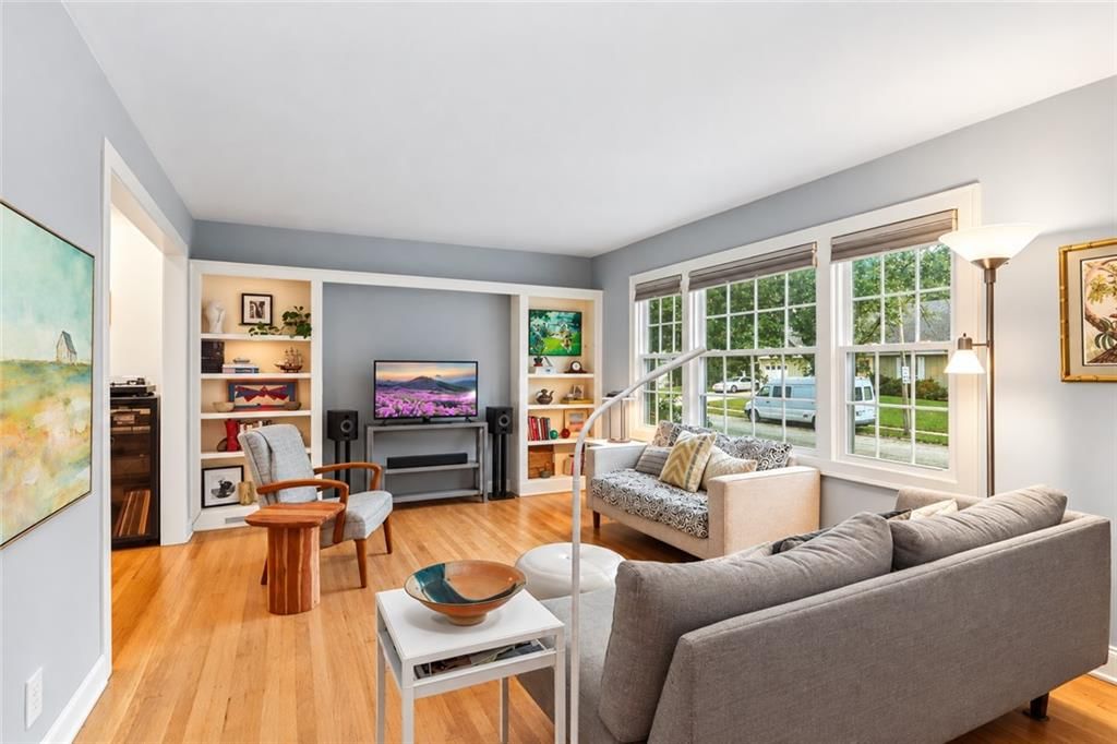 4107 E 107th Terrace, Kansas City, MO: listing photo 2