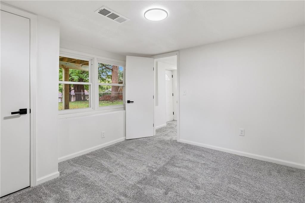 Photo 24 of 33 - 5008 Spring Street, Kansas City, MO 64133