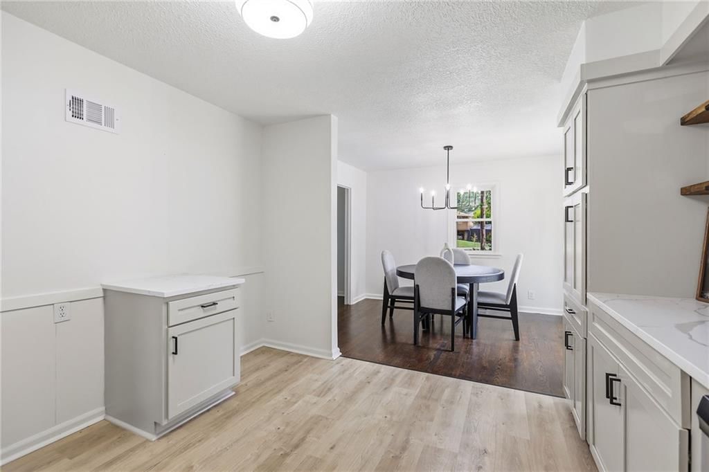 Photo 11 of 33 - 5008 Spring Street, Kansas City, MO 64133
