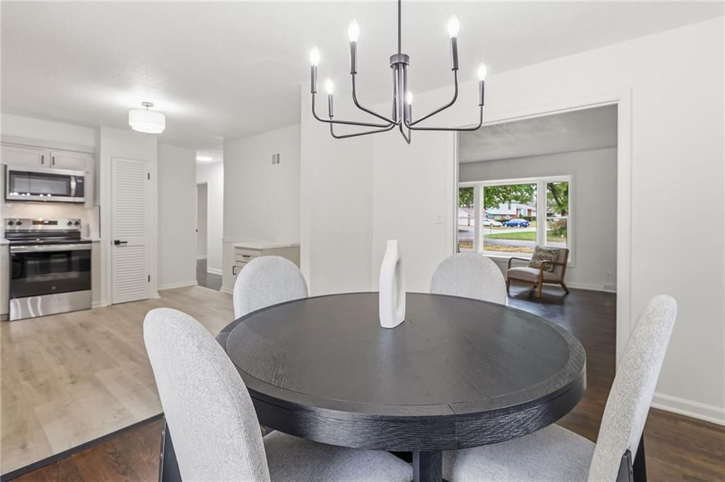 Photo 8 of 33 - 5008 Spring Street, Kansas City, MO 64133