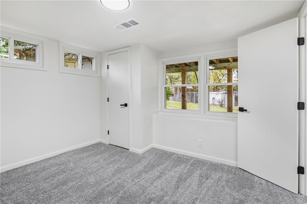Photo 23 of 33 - 5008 Spring Street, Kansas City, MO 64133