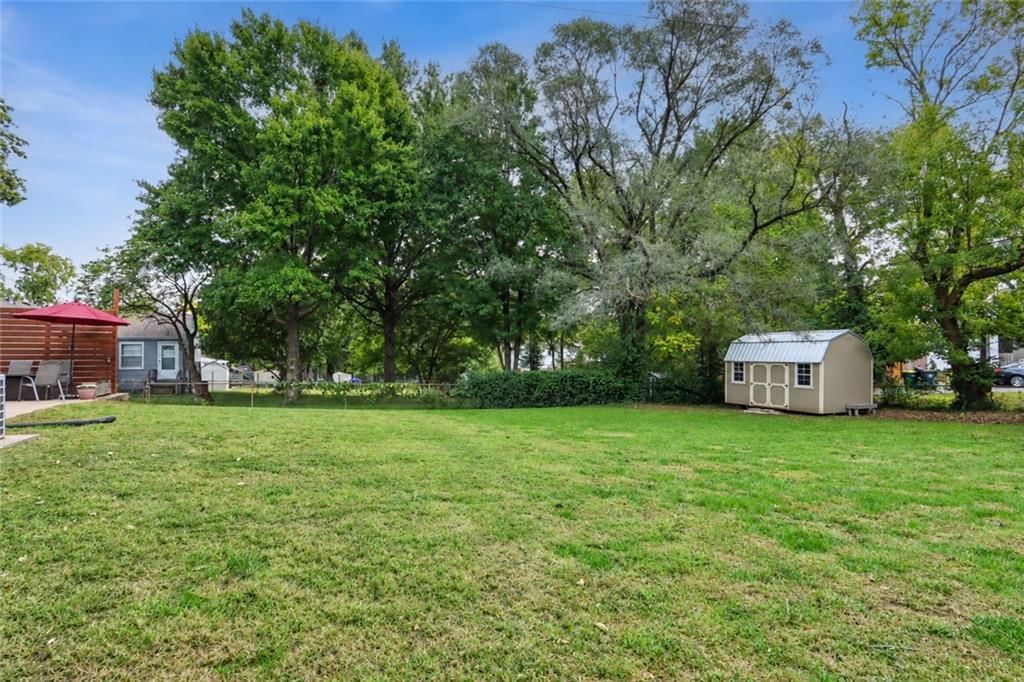 Photo 24 of 24 - 10921 W 64th Terrace, Shawnee, KS 66203
