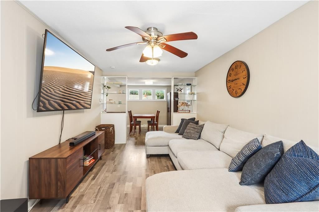 Photo 13 of 24 - 10921 W 64th Terrace, Shawnee, KS 66203
