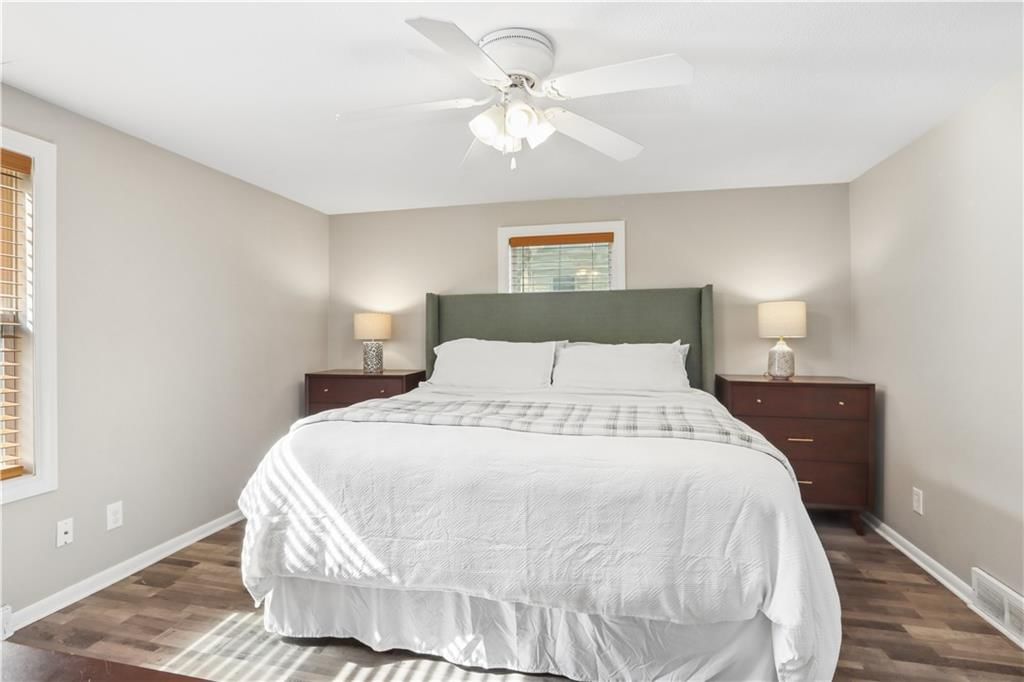 Photo 14 of 24 - 10921 W 64th Terrace, Shawnee, KS 66203
