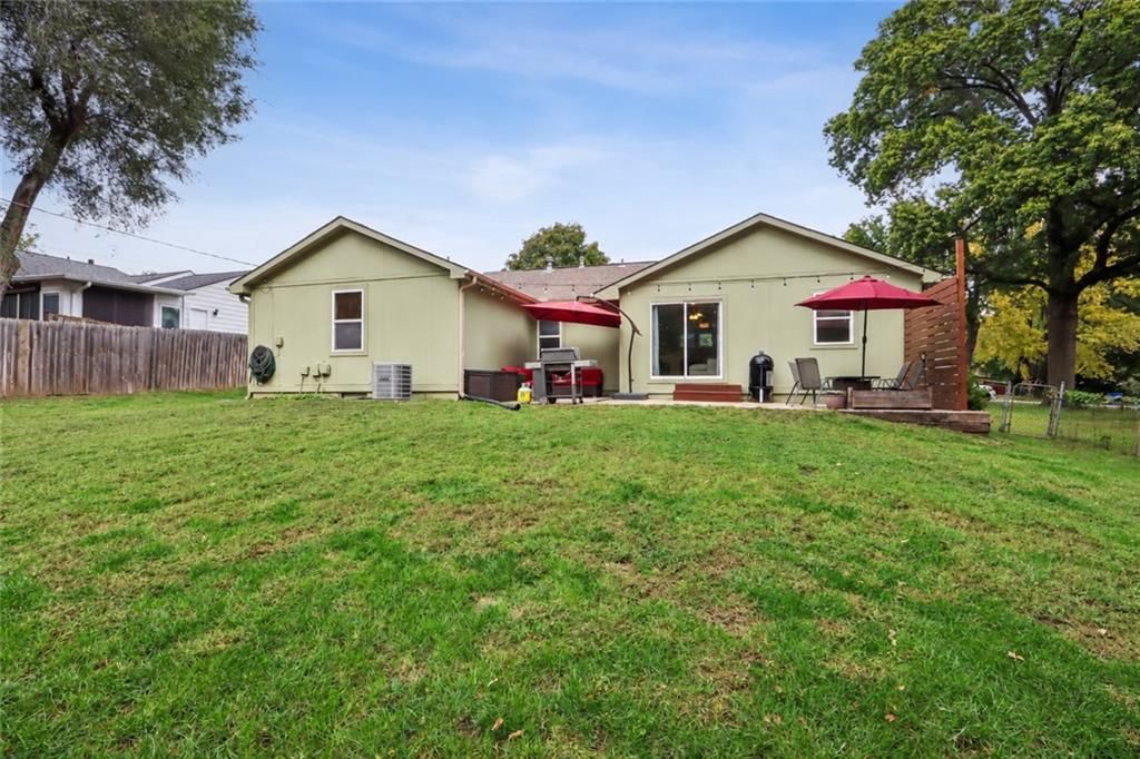 Photo 23 of 24 - 10921 W 64th Terrace, Shawnee, KS 66203