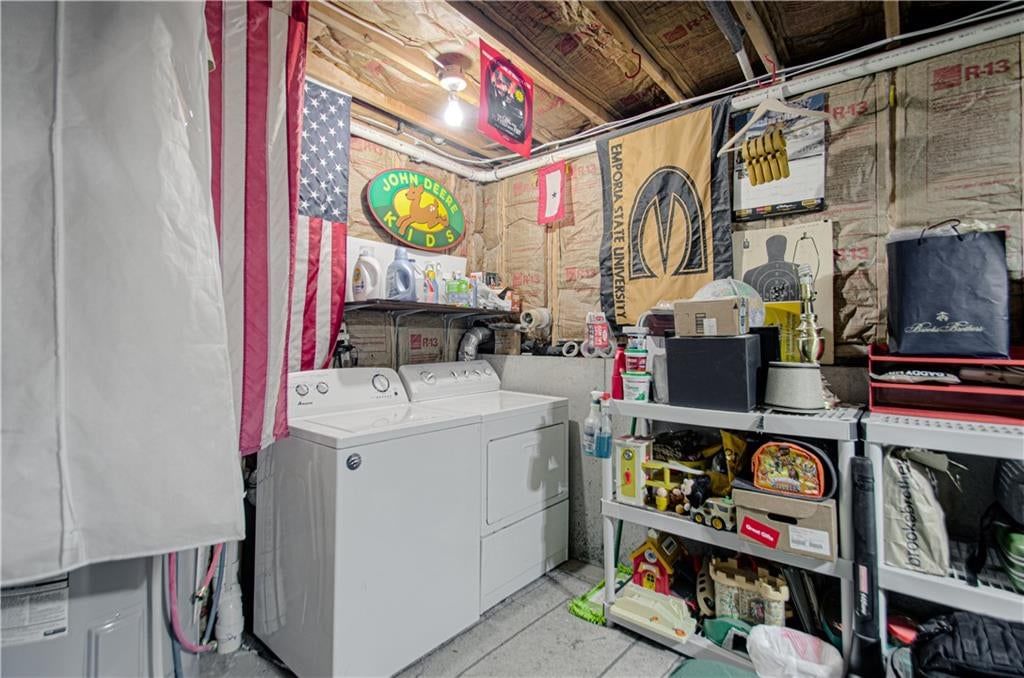 Photo 18 of 23 - 612 E 3rd Street, Edgerton, KS 66021