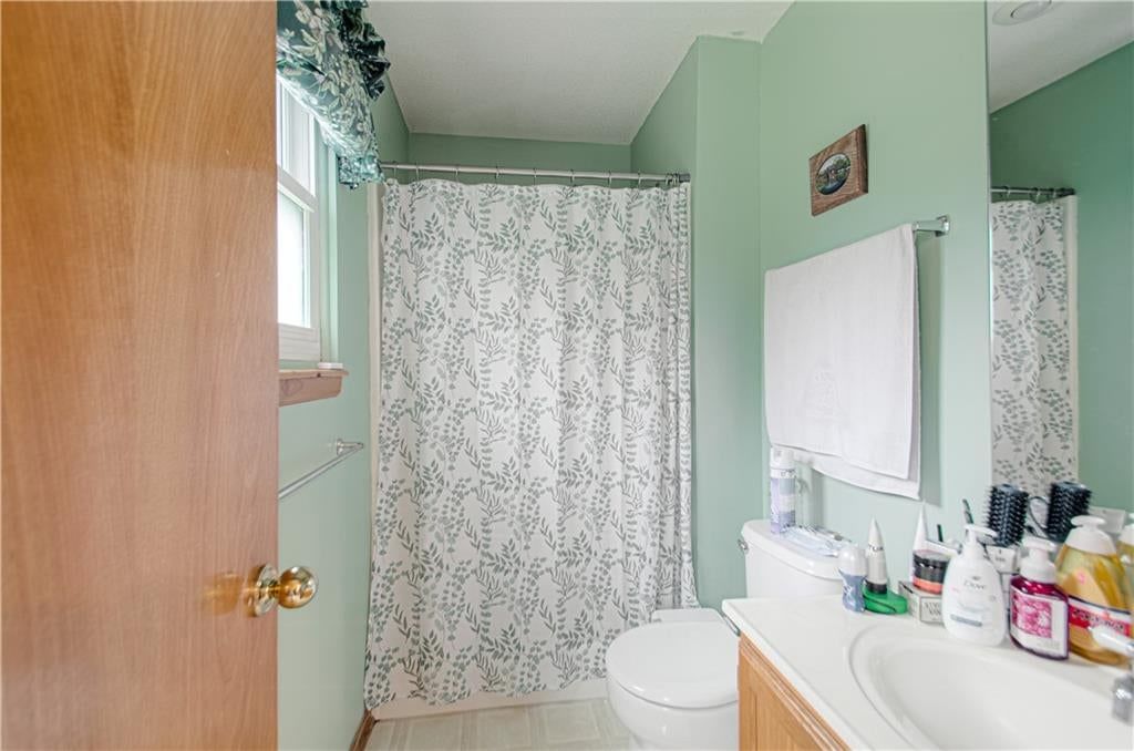 Photo 13 of 23 - 612 E 3rd Street, Edgerton, KS 66021