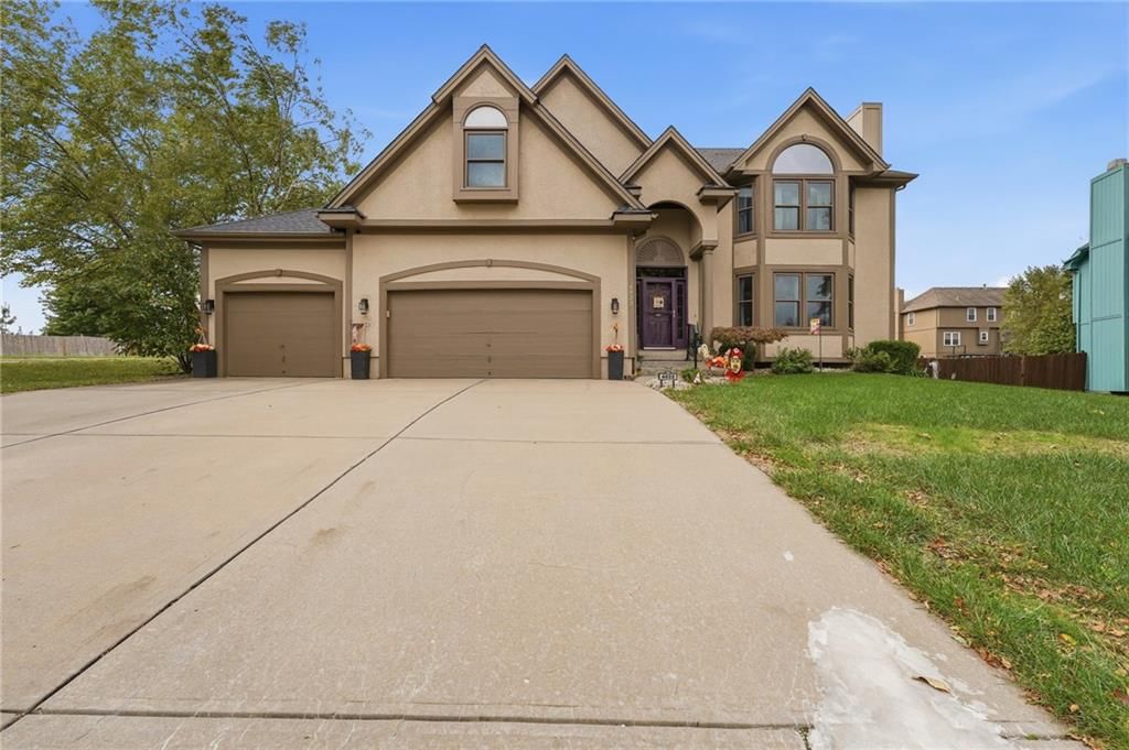 4022 SW Flintrock Drive, Lee's Summit, MO