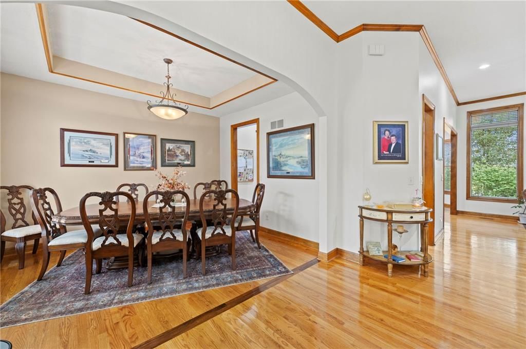 Tray ceiling at 29483 Masters Court, Louisburg, KS 66053