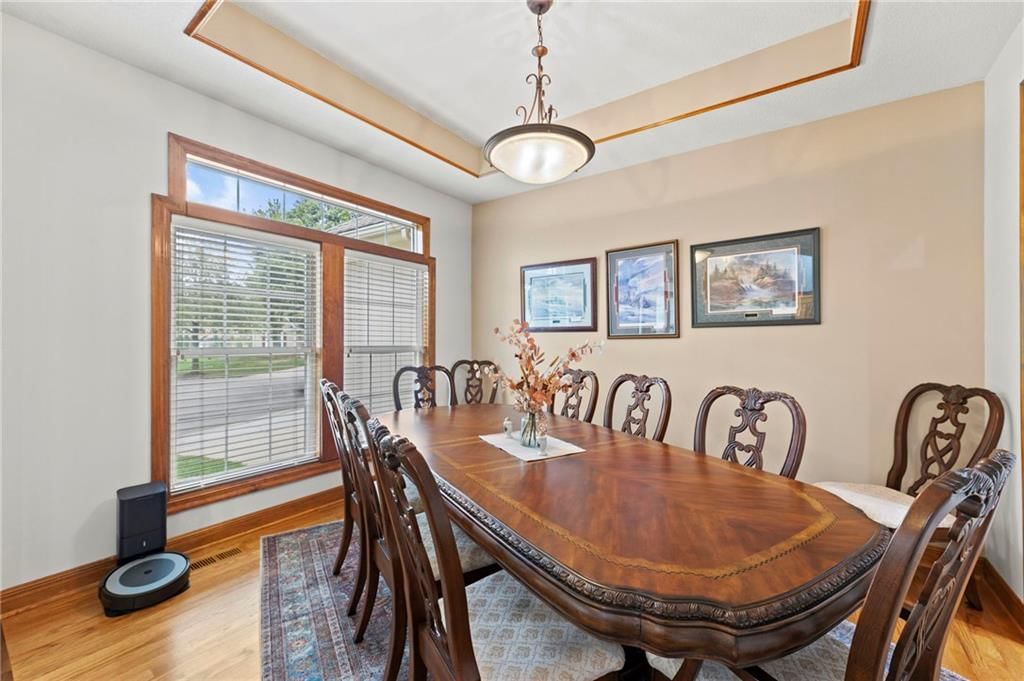 Statement lighting at 29483 Masters Court, Louisburg, KS 66053