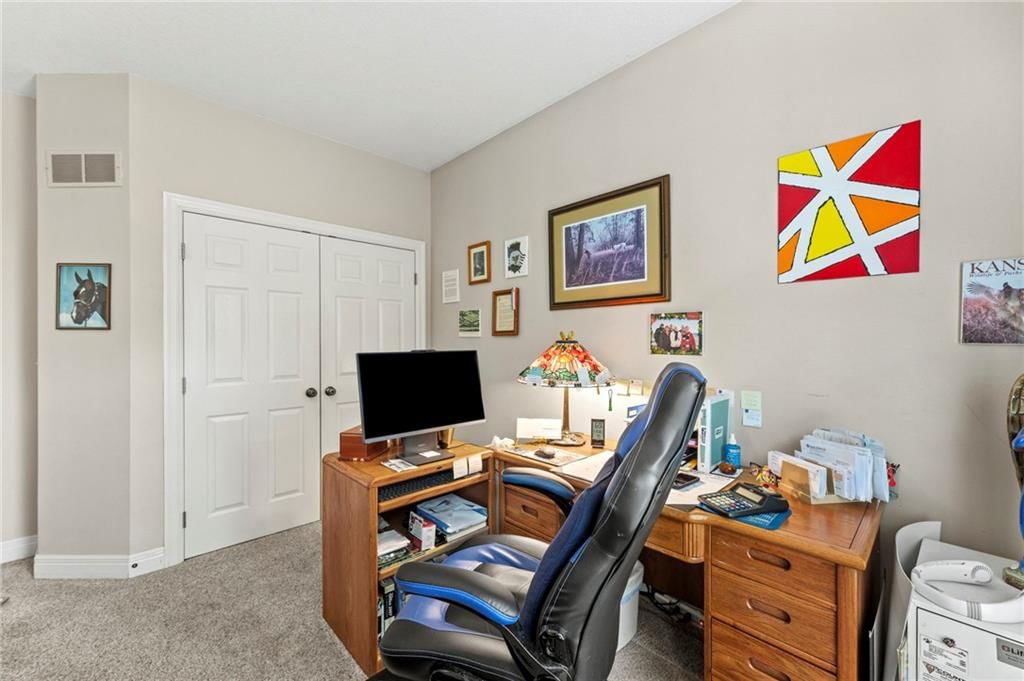 Photo 21 of 56 - 29483 Masters Court, Louisburg, KS 66053
