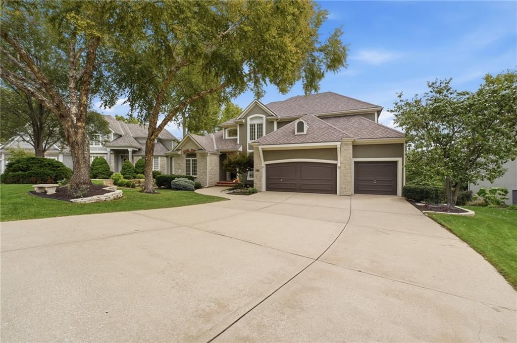26263 W 111TH Terrace, Olathe, KS: listing photo 2